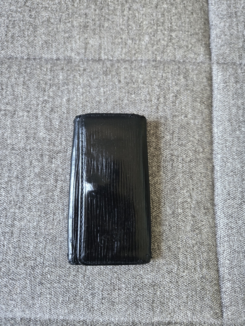 Authentic Louis Vuitton Black Epi Leather 4 Key Holder